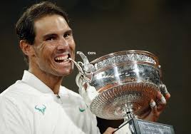 French open trophy error lists britain's sue barker as australian. Trophy Photos Of Rafael Nadal And Novak Djokovic 2020 French Open From Roland Garros 10sballs Com Tennisballs Com