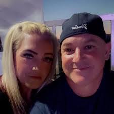 Jennifer Bowler's Instagram, Twitter & Facebook