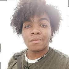 Shari Britton's Instagram, Twitter & Facebook