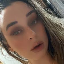 Rebecca Mettler's Instagram, Twitter & Facebook