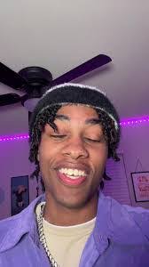 Dennis Glaze's Instagram, Twitter & Facebook