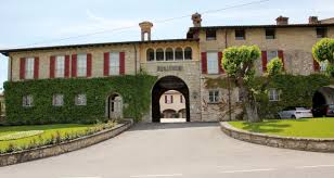 Die noch junge weinbauregion franciacorta in der lombardei wird gemeinhin als die champagne italiens bezeichnet. Franciacorta Herstellungsverfahren Gardasee