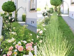 Unser Vorgarten Nach Wie Vor Vorgarten Schmaler Garten Blumenrabatte