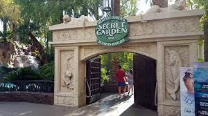 Daily and is the place to play over. Hanging Out With Dolphins Along The Las Vegas Strip The Adventures Of Elatlboy