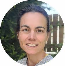 Julie Moritz's Instagram, Twitter & Facebook