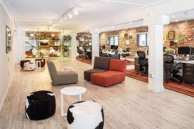 こんな会社に通勤したい レンガ壁がおしゃれなオフィス デザイン in アメリカ 画像あり インテリアアイデア インテリアデザイン オフィスデザイン