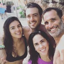 Pablo lyle está en arresto domiciliario tras salir este martes de la prisión en miami con un grillete electrónico que deberá llevar al menos hasta la próxima audiencia por la muerte de un hombre al que golpeó en una discusión de tráfico el 31 de marzo pasado. Ana Araujo Reaparece En Instagram Se Revela Como Va El Caso Pablo Lyle Cronica Puebla