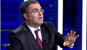 Mültecilerle ilgili sosyal medyada her gün yeni bir video paylaşılırken, görüntülere isyan eden ceza hukukçusu prof. Ersan Sen Kimdir Nerelidir Kac Yasindadir Asil Meslegi Nedir Sonhaberler