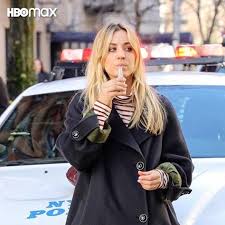 The Flight Attendant On Instagram Here S Your First Look At The Upcoming Kaleycuoco Starring Series Theflightattend Edgy Work Outfits Hello Hair First Look