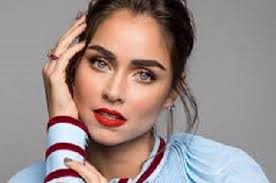 Claudia martín reacciona a rumor de amorío entre maite perroni y andrés tovar. Claudia Martin Ya Se Caso Por La Iglesia Asi Lucio En Su Vestido De Novia