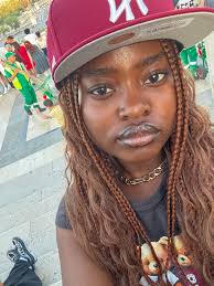 Looking for a roommate! 😊 I'm a college student going into my junior year,  looking for a 2 bed