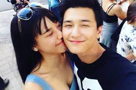 Phí phương anh (sinh ngày 16 tháng 9 năm 1997 tại hà nội) là một nữ người mẫu và ca sĩ người việt nam. Huá»³nh Anh Hoang Oanh Tinh Chá»‹ Em 3 NÄƒm Va Cuá»™c Sá»'ng Hoan Toan Khac Biá»‡t Háº­u Chia Tay