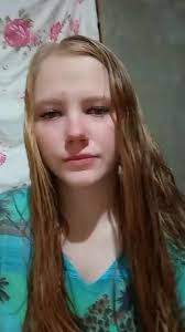 Cantando Forró em Público: A Menina que Encanta