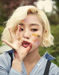 Wheein looks really good with short hair. Thread By Redmoonwheein 15 Days Until Wheein S Birthday I M Going To Share A Photo