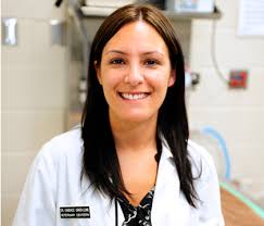 Veterinary graduate's story inspires students