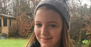 Mum disgusted by 'sexist' instructions inside teenager daughter's hat