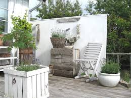 Pin By Nadia Munaro On Garden Ideas Shabby Chic Patio Shabby Chic Garden Decor Shabby Chic Garden