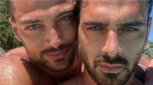 Michele morrone with his sons. Ajmet2 H0t67jm