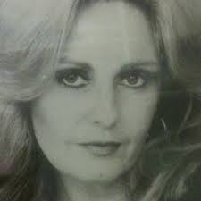 Gayle Hummel's Instagram, Twitter & Facebook