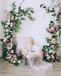Elegant Cake Floral Table And Decor Ideas For Your Wedding At Hearth House Venue Wedding Ceremony Backdrop Diy Ceremony Backdrop Diy Arch Decoration Wedding