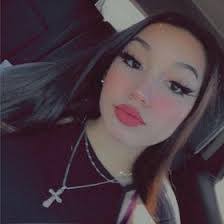 Sarah Coughran's Instagram, Twitter & Facebook