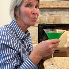 Good morning! ☀️ The sky will slowly clear today with heat returning. Areas  south of I-94 are under a Heat Advisory for temperatures feeling close to  100° by afternoon.