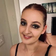 Nicole Greig's Instagram, Twitter & Facebook