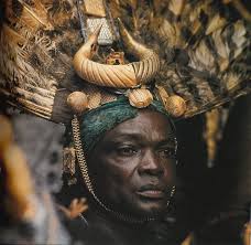 Ffunkkkya Restlessandcr8ive Ashanti Sword Bearer Ghana Porteur D Epee Ashanti Ghana Credits Carol Beckwith African Royalty African People Africa