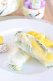 Garlic chicken spring rolls with avocado cilantro dipping sauce. Mango Kiwi Spring Rolls So Good Your Kids Will Ask For More Bluedragon In Apr 2021 Ourfamilyworld Com