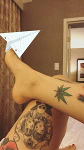 Mon laferte, de 34 años, nació en viña del mar, chile, llamándose norma monserrat bustamante laferte. Pin De Nayla Becerra En Mon Laferte Tatuajes De Mon Laferte Laferte Tatuajes