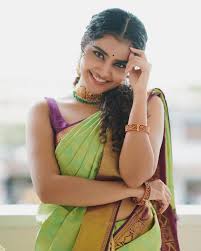 Anupama Parameswaran in Saree hot photos | Anupama Parameswaran exposing  hot and sexy stills Photos: HD Images, Pictures, Stills, First Look Posters  of Anupama Parameswaran in Saree hot photos | Anupama Parameswaran