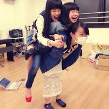 United kingdom (a country in europe). Little Glee Monster On Twitter 16æ­³ã«ãªã‚‹ã¾ã˜ã‚…ã¯ãŸãã¾ã—ã‹ã£ãŸ èŠ¹å¥ˆã¨manakaã‚‚è»½ã€…ã¨æŒã¡ä¸Šã'ãŸ Http T Co 313yv9pazm