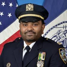 We offer our deepest condolences to the family, friends, and colleagues of  @MinneapolisPD Police Officer Jamal Mitchell. While attempting to give  medical aid to someone near the scene of a double shooting,