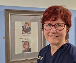 Renal nurse wins award for excellence in her mentor's name