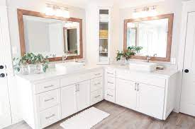 Here are several things to keep in mind when considering corner vanities can present a challenge when trying to hang a mirror or cabinet. 20 Inspirational Corner Bathroom Vanities