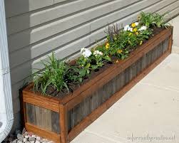 Diy Planter Box Is A Simple But Effective Medium To Display Your Favorite Plants Diy Outdoor Wood Projects Outdoor Wood Projects Diy Wooden Planters