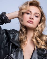 I appreciate model Bella Monroe @Bella Duffy @geneticsmgmt . . .  Photo+Hair:@jason.monet @brooklynstudio__ @sevenhaircare . . .  #Blondhairmodel #hairfashion #fujifilm_xseries #b&h