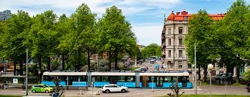 Staden är hem till kända personer som håkan hellström och glenn hysén. Goteborgs Sparvagar Vi Satter Goteborg I Rorelse