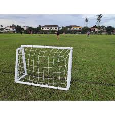 Bola sepak ialah sukan berpasukan yang paling banyak dimainkan dan ditonton di dunia, yang dimainkan oleh dua pasukan yang mana setiap pasukan terdiri daripada 11 orang pemain. 2 X Soccer Goal Post Set Tiang Gol Bola Sepak Free Jaring 1 2 M X 0 8 M Penghantaran Muar Batu Pahat Melaka Shopee Malaysia