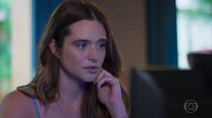 Luna consegue avisar a Juan que está viva