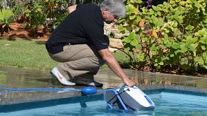 Achetez le meilleur robot pour piscine grâce à nos conseils, aux avis des consommateurs, à notre comparatif et notre guide d'achat. Robot De Piscine Dolphin S100 Nettoyage Autonome