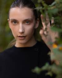 Finding calm in the chaos @lbbrd_ #paris #mysterymood #beauty  #photoshootinparis