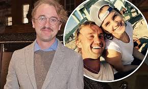 Hari raya dating app for online booking of high society have. Tom Felton Signs Up To Celeb Dating App Raya After Clarifying He And Emma Watson Are Just Friends Daily Mail Online