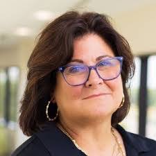 Laura Pickle's Instagram, Twitter & Facebook