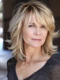 Mona Cooper's Instagram, Twitter & Facebook