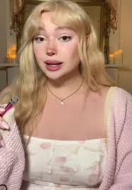 Bambi Sparks's Instagram, Twitter & Facebook