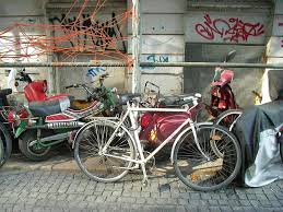 Fahrrad Bunt Rolle Alt Holz Schrott Grosse Stadt Hamburg Pikist