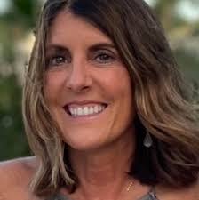 Katy Holt's Instagram, Twitter & Facebook