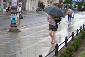 Po poniedziałkowych upałach, poznaniaków przywitała dziś poranna burza, która przyniosła ukojenie od wysokich temperatur. Ulewa W Poznaniu Artykuly Poznan Nasze Miasto