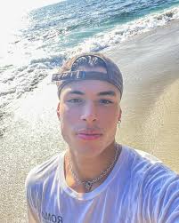 Daniel Marquez (@eaudedaniell) • Instagram photos and videos